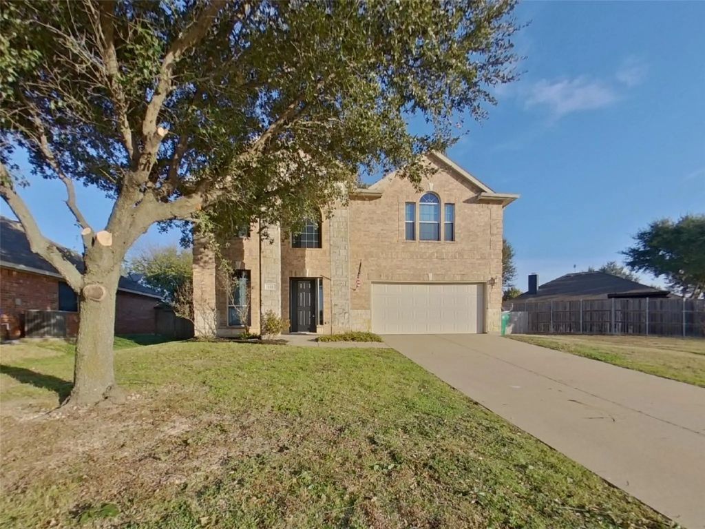 111 Valley View Drive, Waxahachie