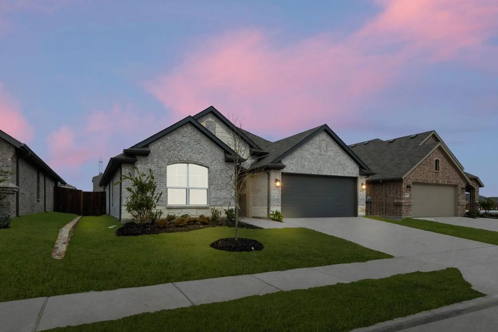 4536 Lyre Leaf Drive, Fort Worth