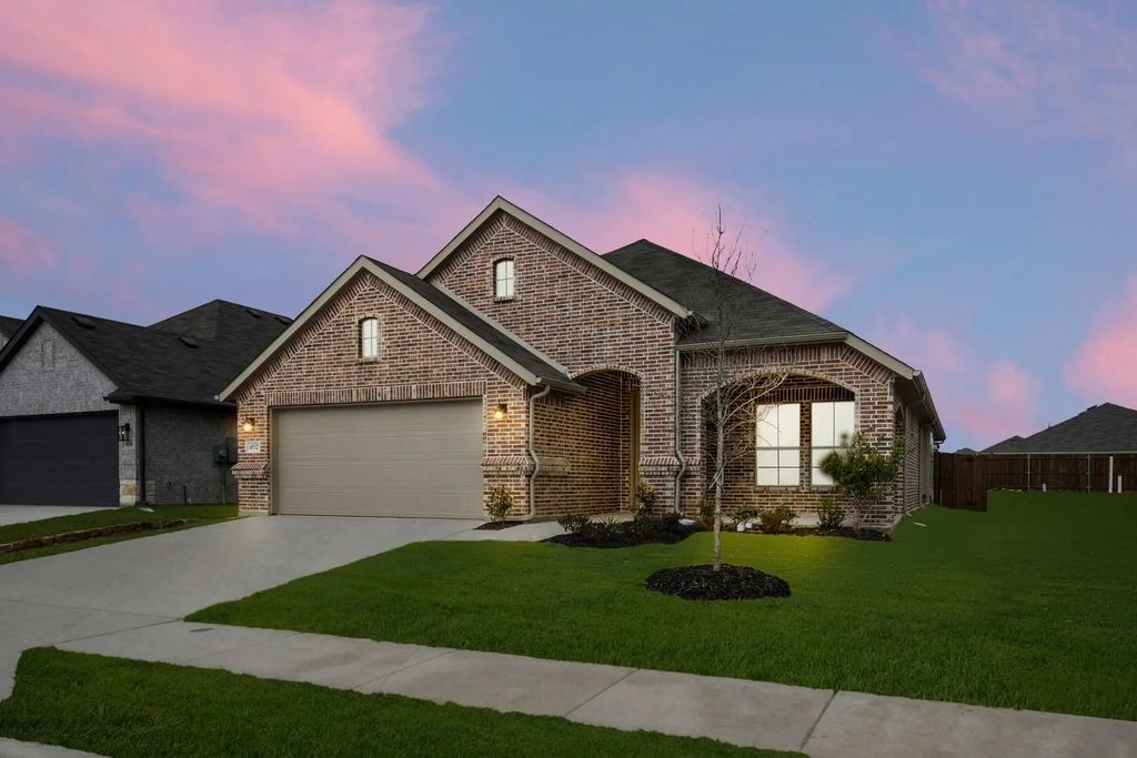 4532 Lyre Leaf Drive, Fort Worth