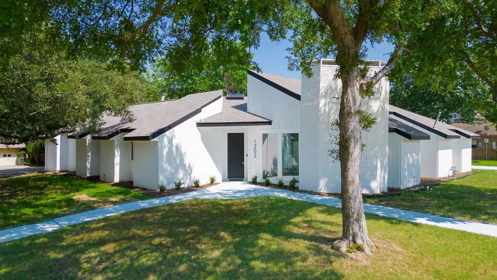 1202 Quail Hollow Drive, Garland