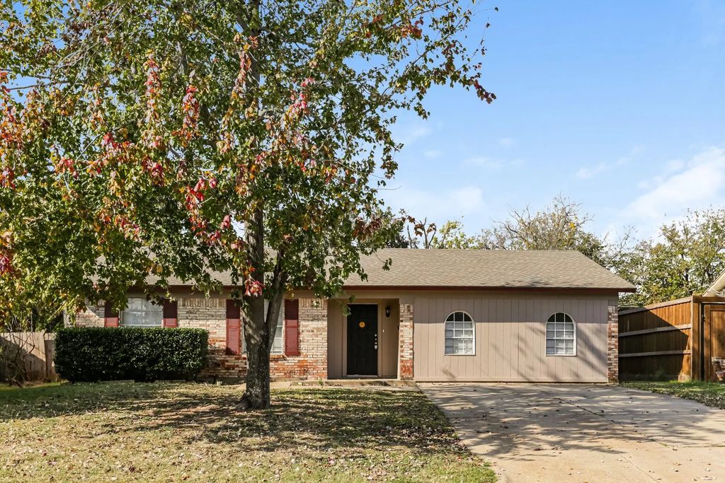 1602 Geraldine Lane, Arlington