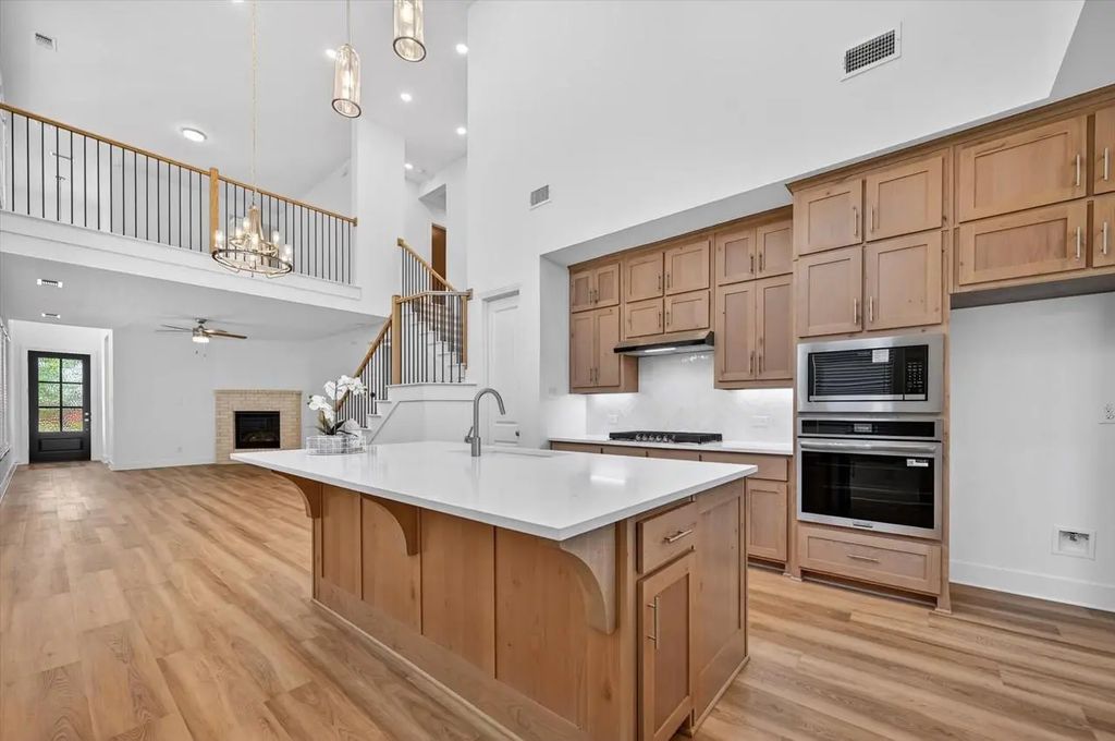 818 Stone Grove Road, Lavon