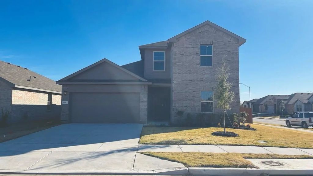 10613 Dripping Creek Lane, Fort Worth