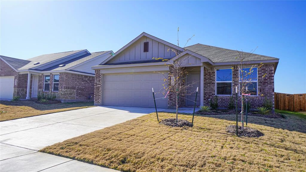 5316 Agalinis Avenue, Royse City