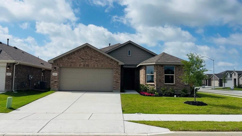 4269 Trickling Creek Lane, Fort Worth