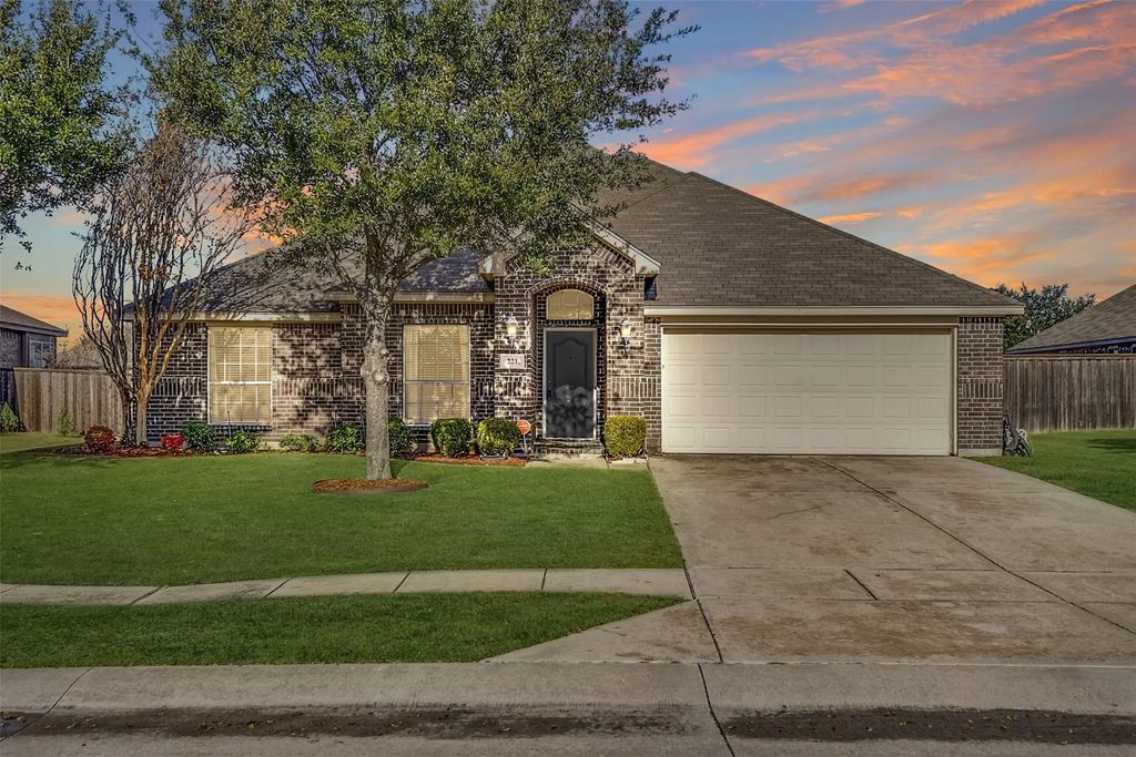 221 Wolf Drive, Forney