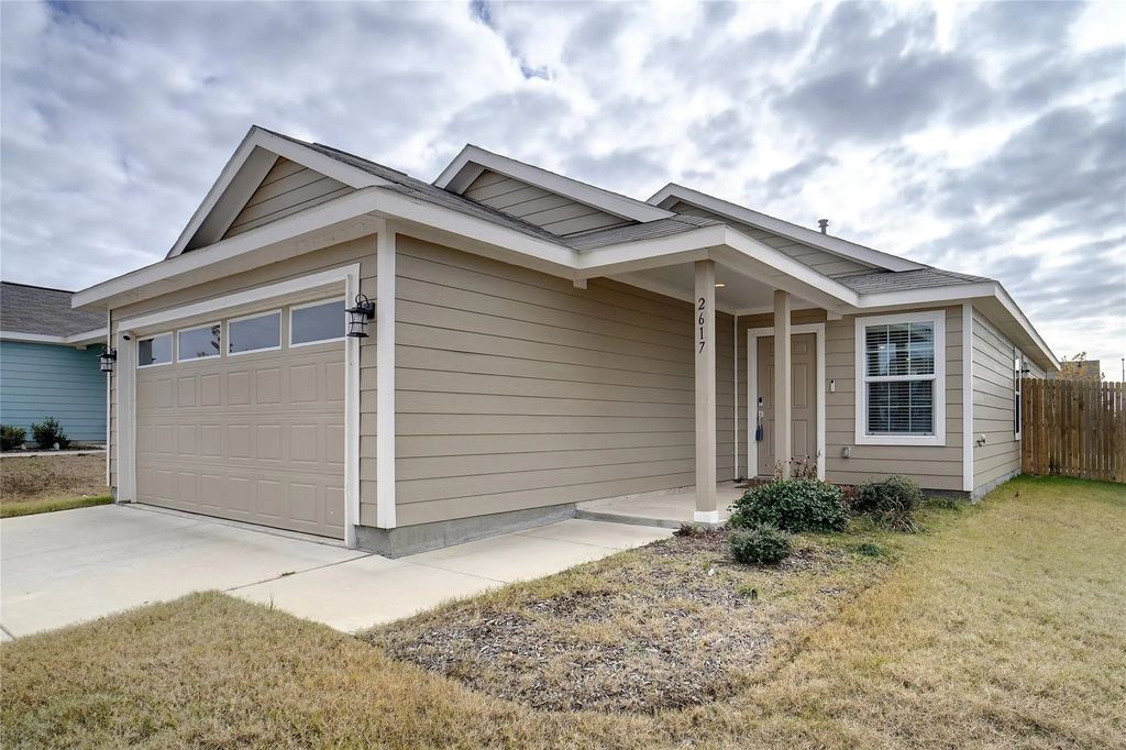 2617 Kingsman Drive, Fort Worth