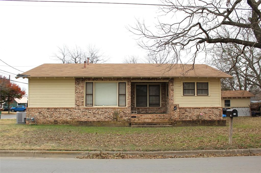 210 W Frey Street, Stephenville