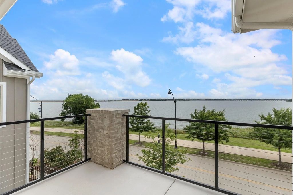 7013 Sunset Boulevard, Rowlett