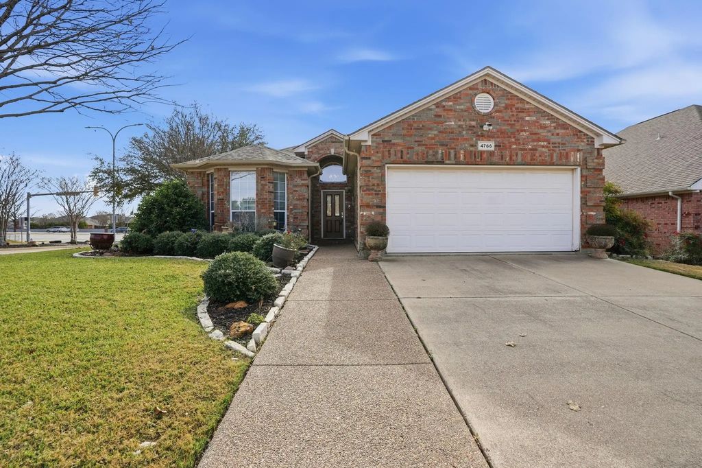 4766 Emerald Trace Way, Fort Worth