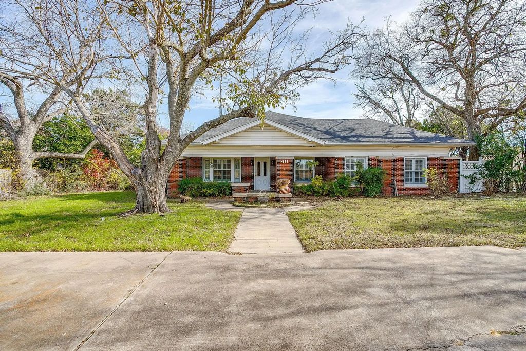 411 S Bowie Drive, Weatherford