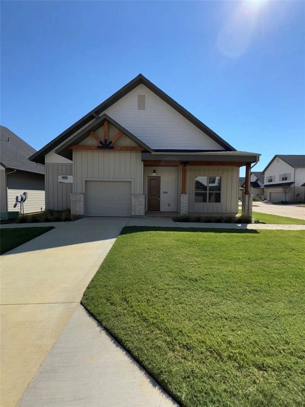 2036 Oak Grove 224, Aubrey
