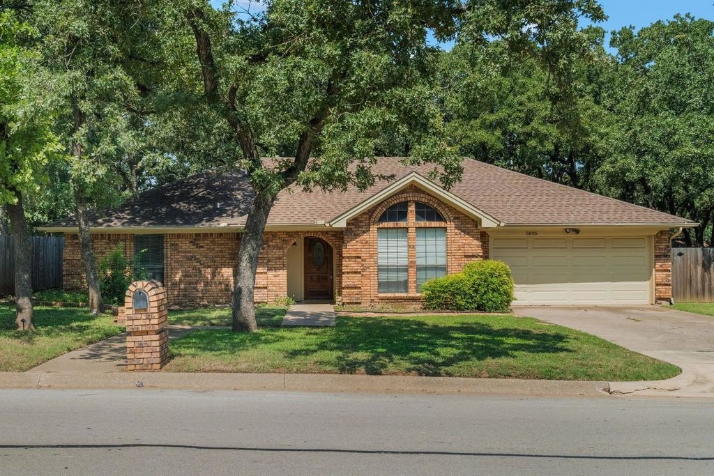 6805 Starnes Road, North Richland Hills