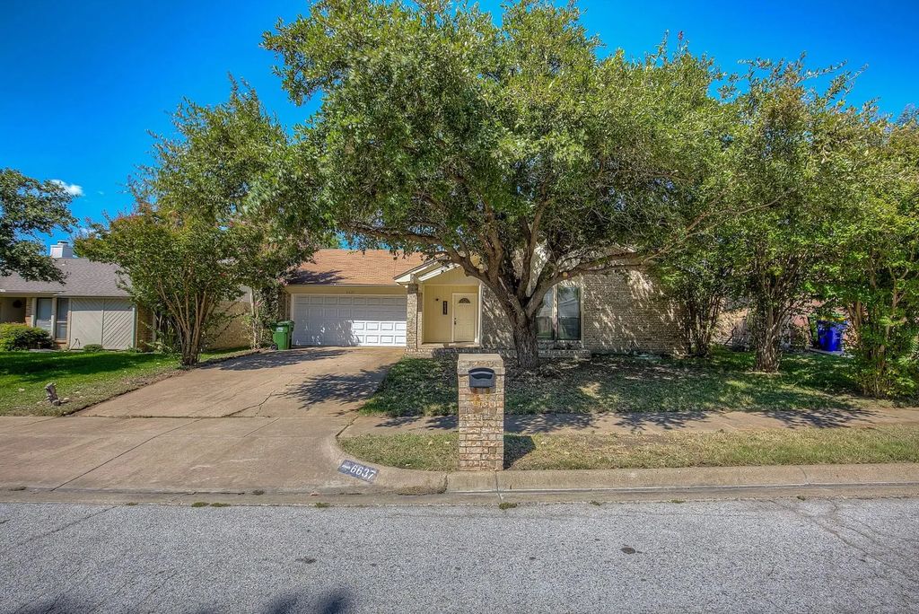 6637 Fair Oaks Drive, Watauga