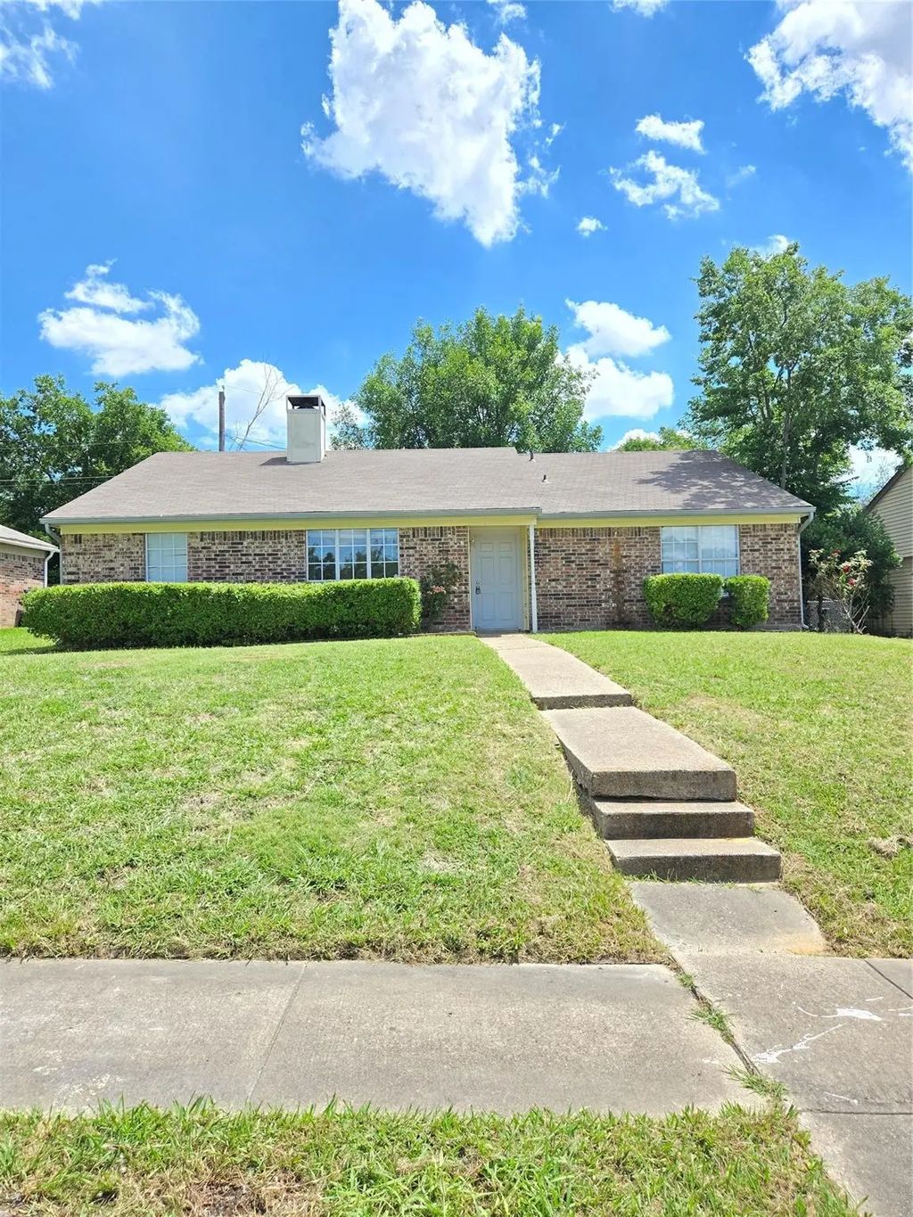 906 High Country Drive, Garland