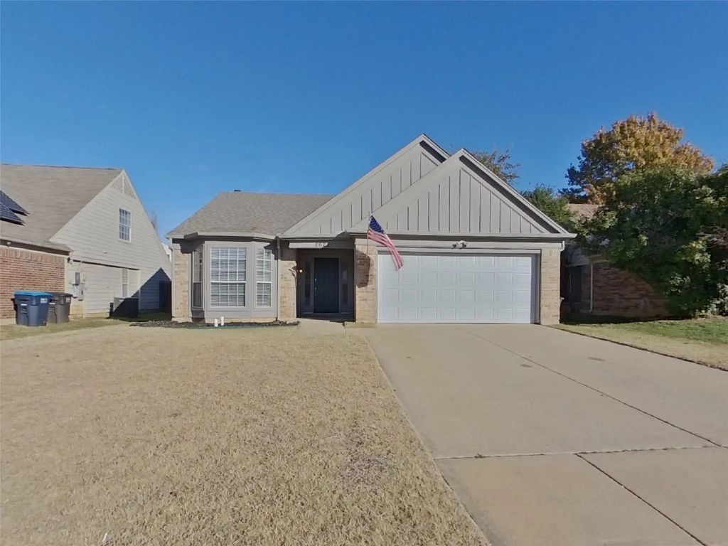 2628 Dahlia Drive, Fort Worth