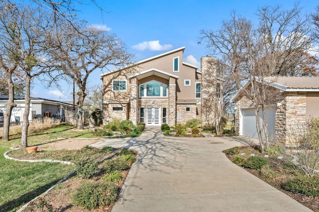 3200 Quail Lane, Arlington