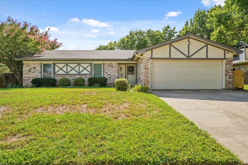 2917 Highgate Lane, Bedford