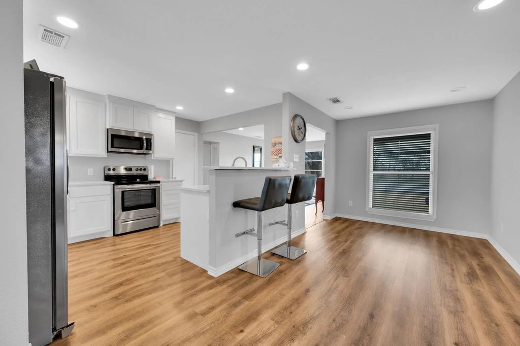 1031 Corsicana Highway, Hillsboro
