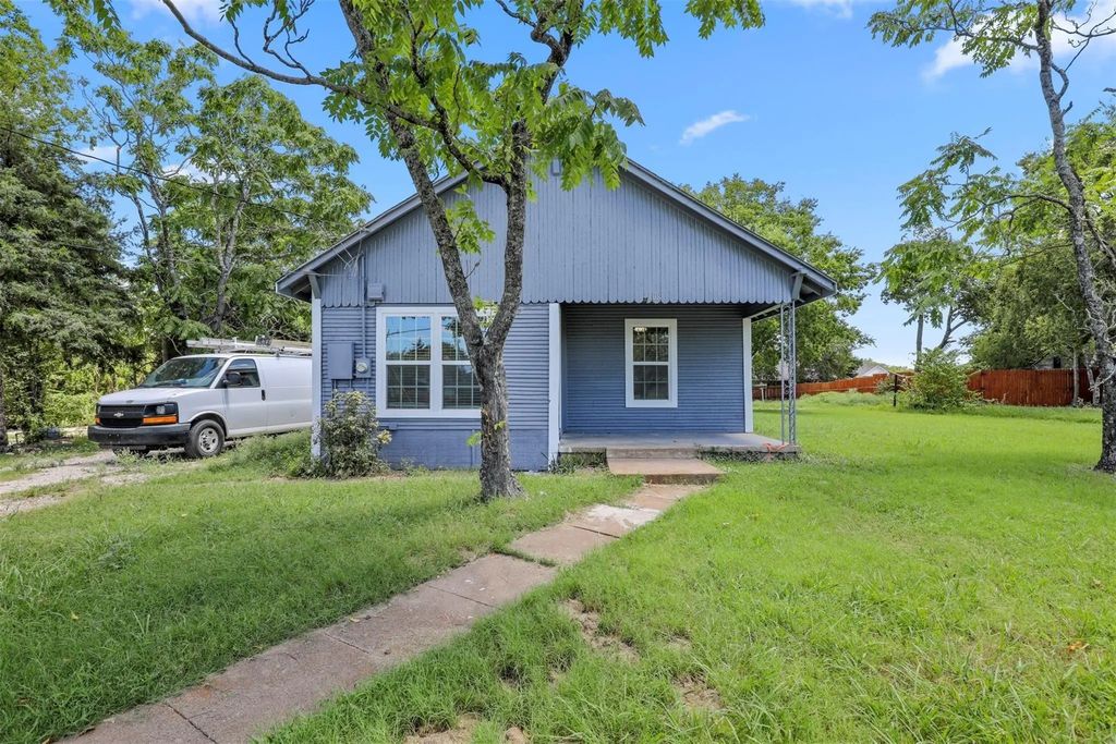 108 N Shaw, Tom Bean
