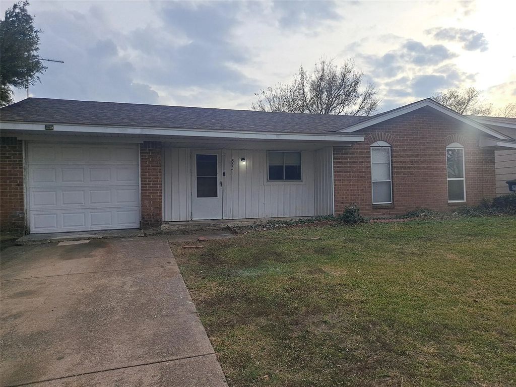 852 Harvard Lane, Lancaster