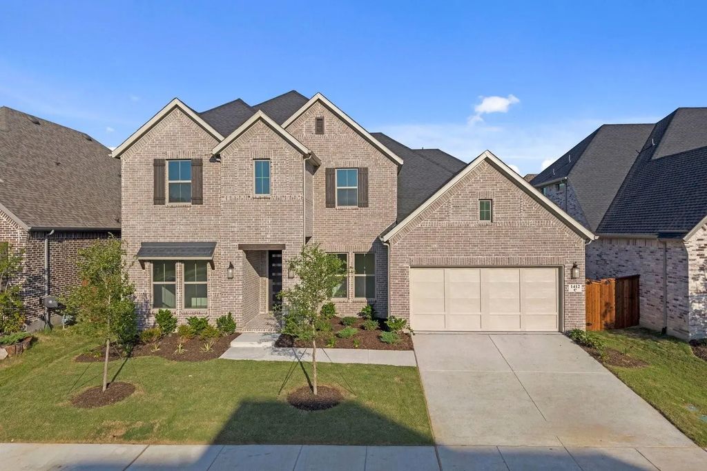 1412 Buttercup Avenue, Aubrey