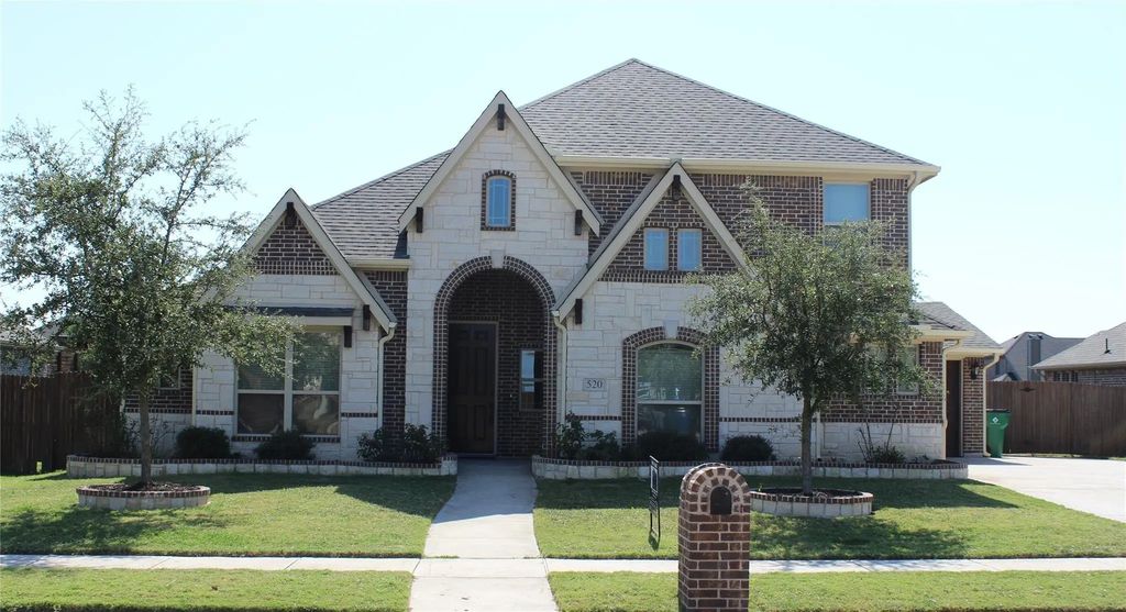 520 Stillwater Drive, Waxahachie
