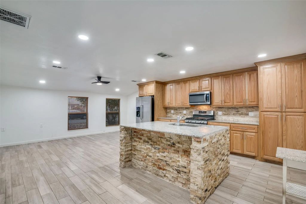 641 Freeman Drive, Garland