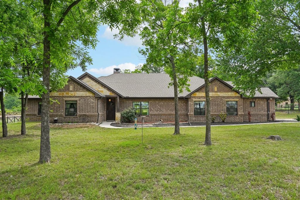 1389 County Road 3591, Paradise
