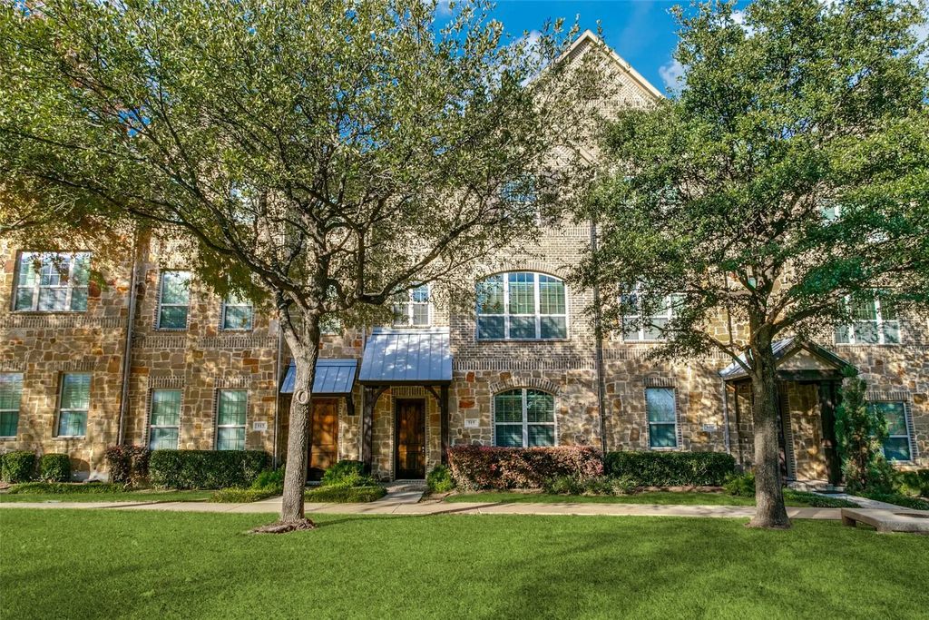 515 W Royal Lane, Irving