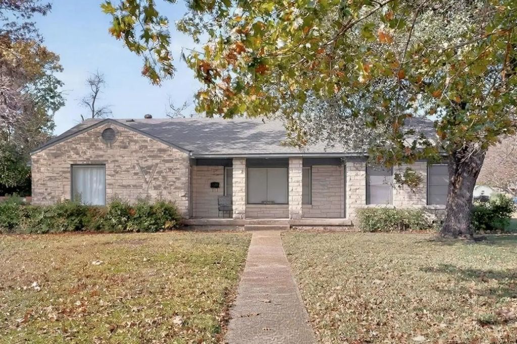 9263 Forest Hills Boulevard, Dallas