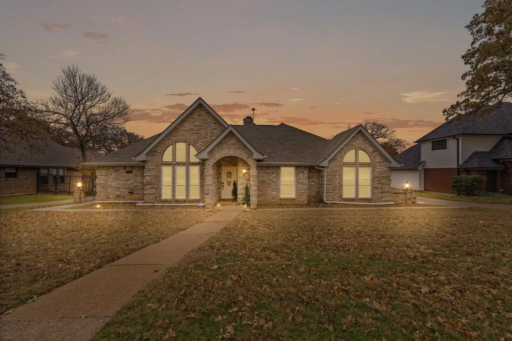 225 Sw Alsbury Boulevard, Burleson