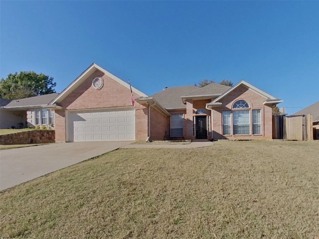 807 Water View Drive, Mansfield