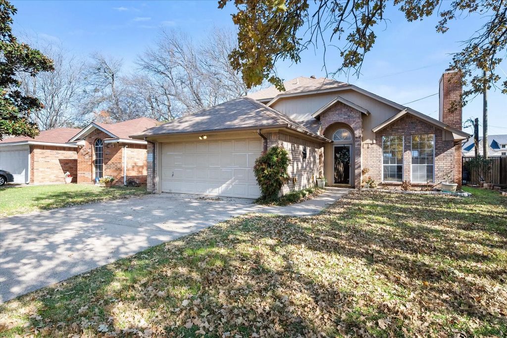 1302 Ivy Creek Drive, Mansfield