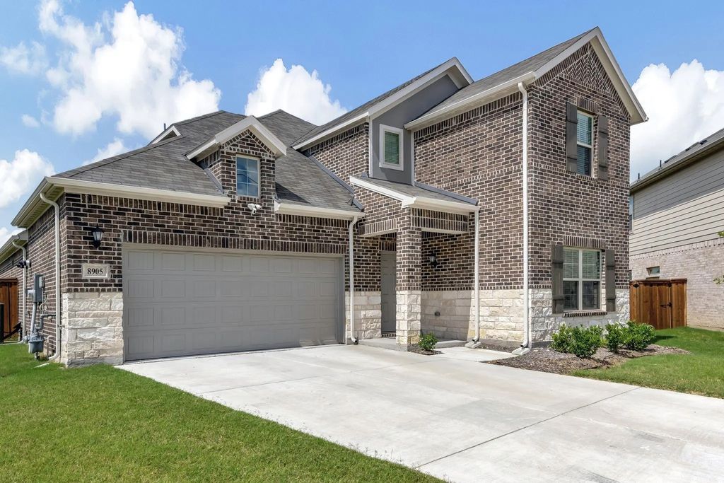 8905 Wheat Penny Court, Fort Worth