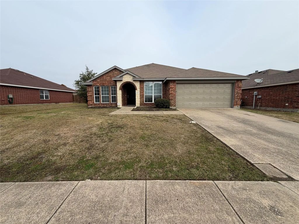 2612 Redwood Street, Royse City