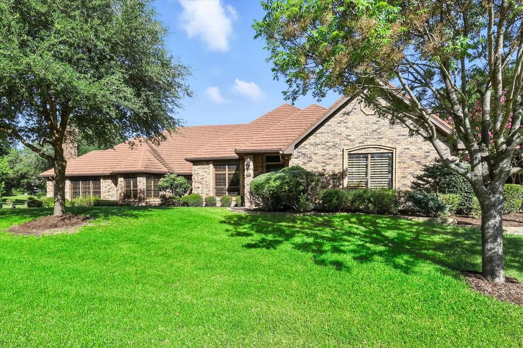 2202 Lakeforest Drive, Weatherford