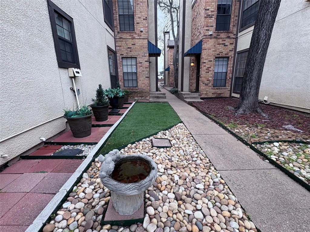 4000 Rawlins Street 104, Dallas