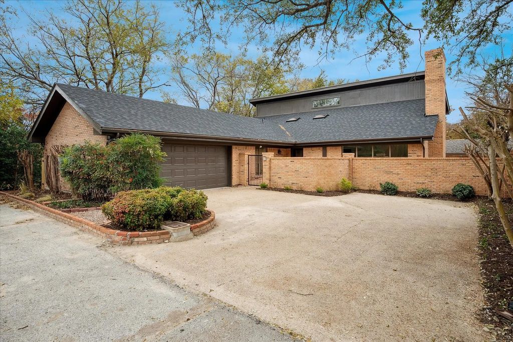 62 Legend Road, Benbrook