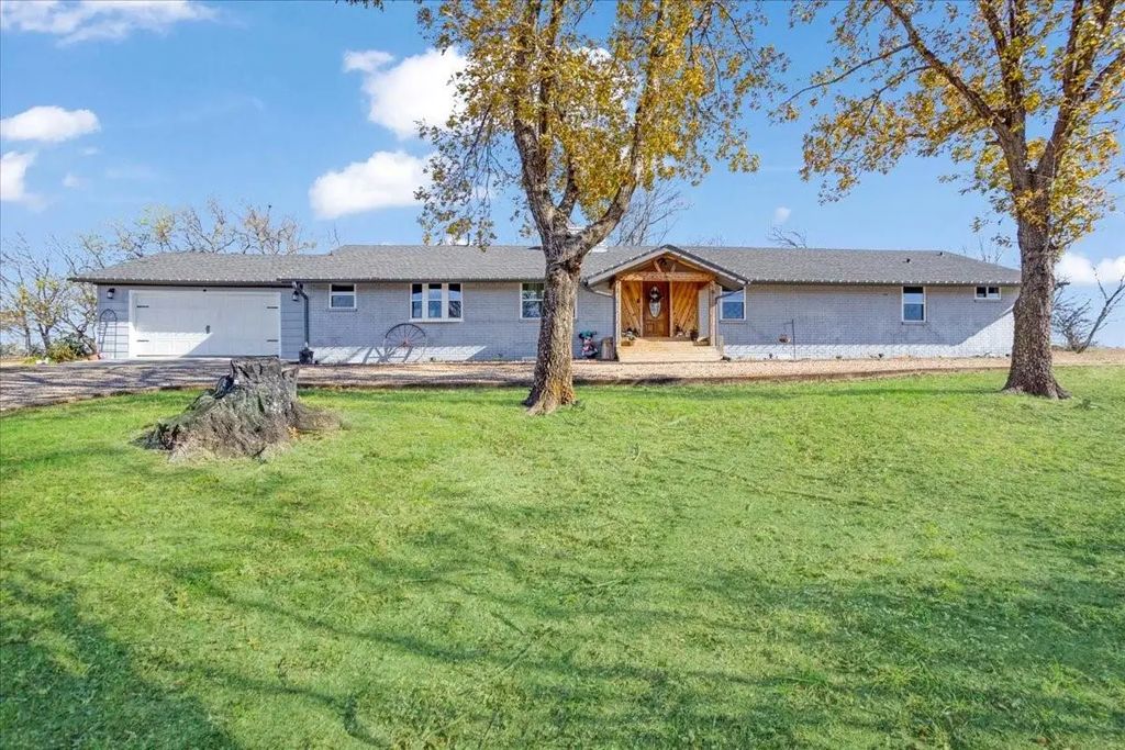 90 Williams Trail, Howe
