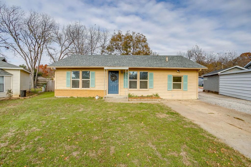 47 Donald Court, Hurst