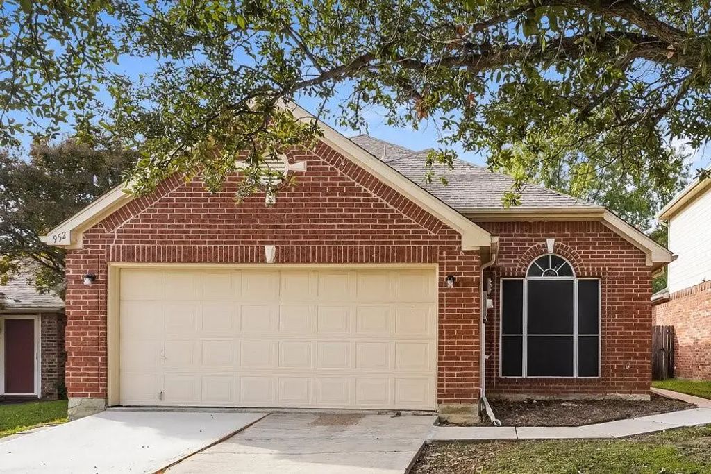 952 Azalia Drive, Lewisville