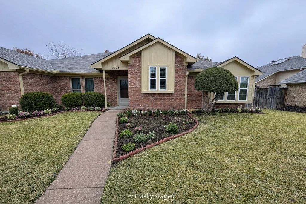 2218 Overview Lane, Garland