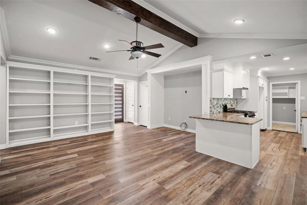 710 W Harwood Road, Euless