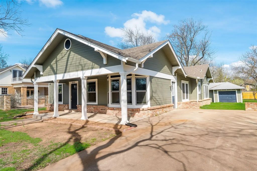 203 Bellevue Drive, Cleburne