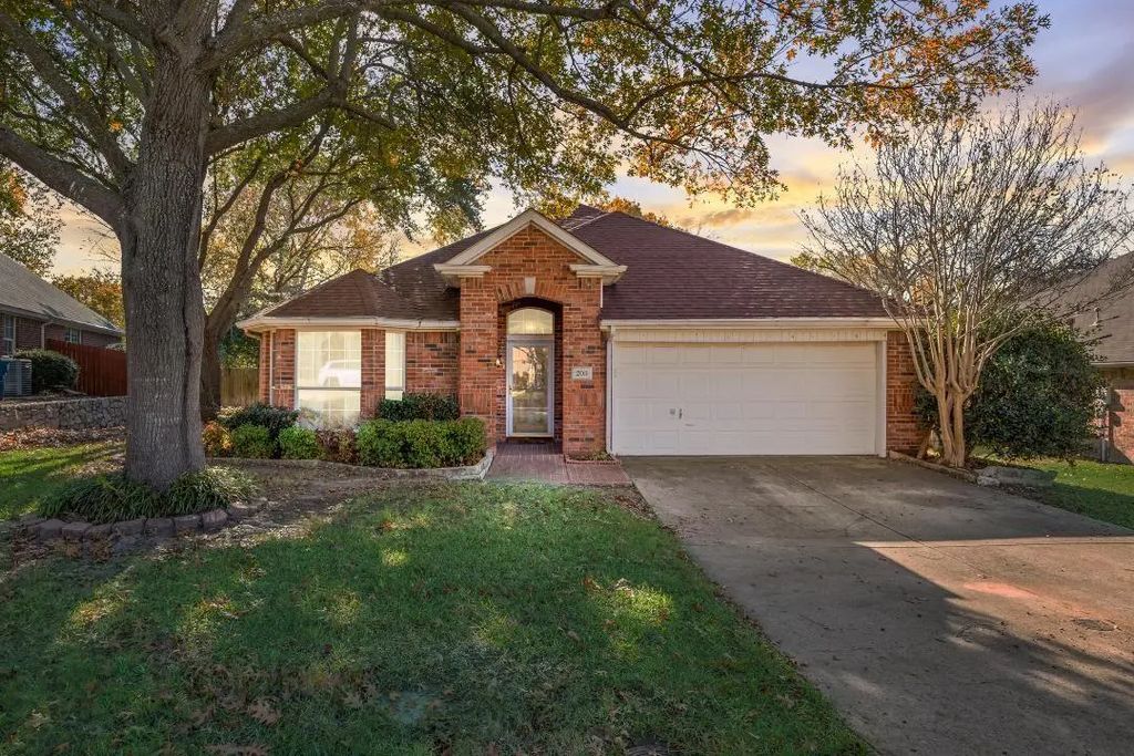 203 Julian Drive, Rockwall