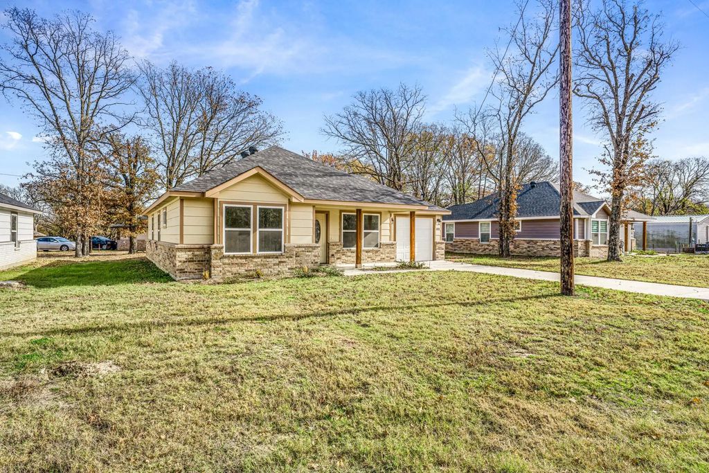 800 Hemlock Drive, West Tawakoni