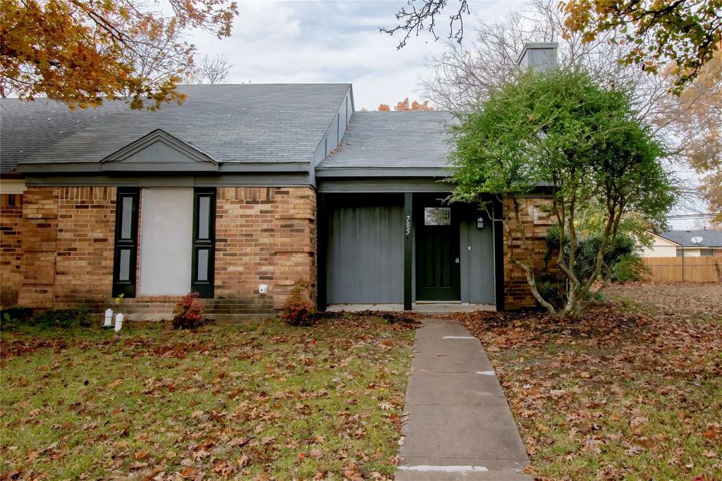 705 Denmark Drive, Mesquite