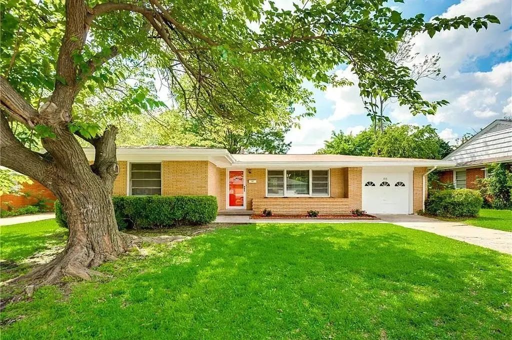 1913 Hilltop Drive, Garland