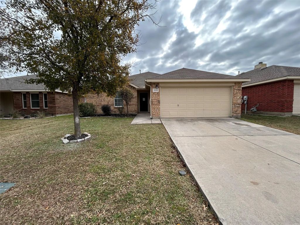 1249 Round Pen Run, Fort Worth
